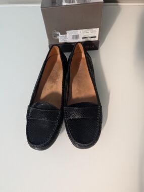 Vionic Black Leather Penny Loafer